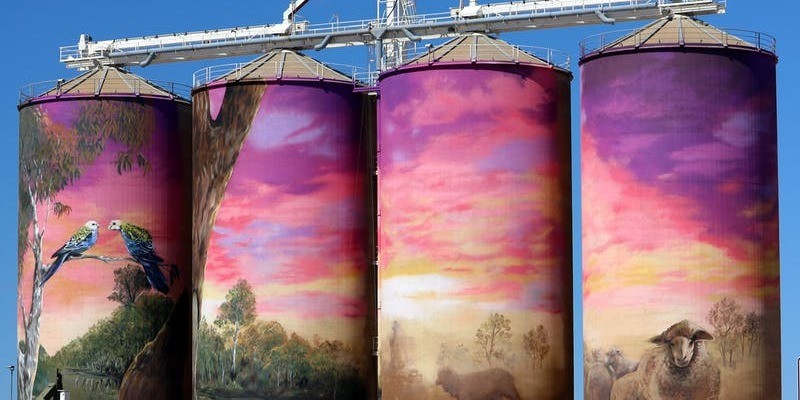 kidsbucketlist.com.au - GrainCorp Thallon Silo Art - The Watering Hole - 2