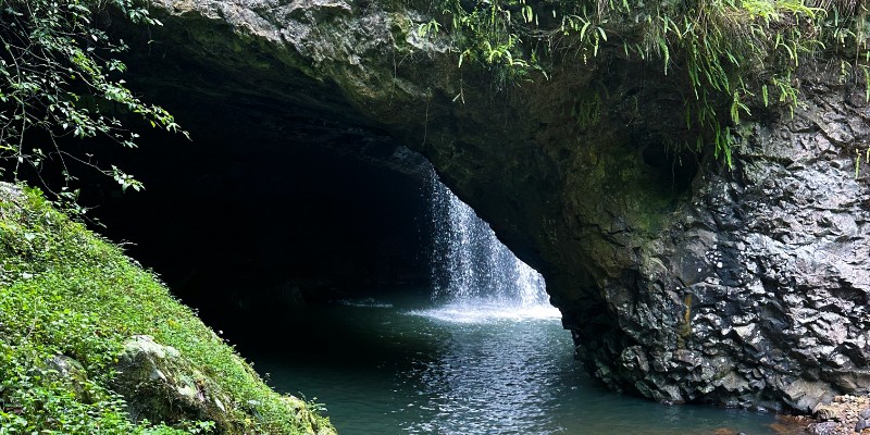 kidsbucketlist.com.au - Natural Bridge (Falls) - 2